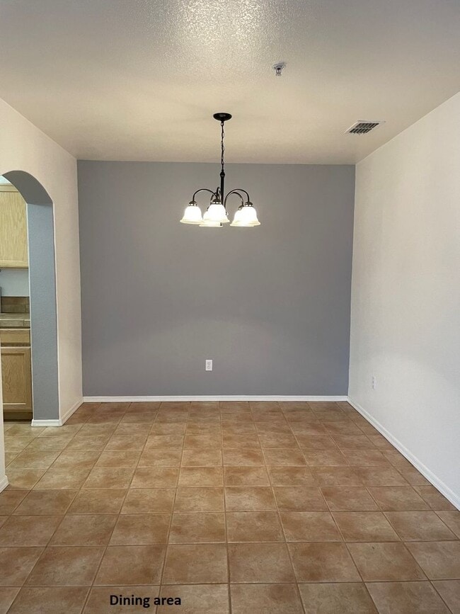 Building Photo - PALI2630