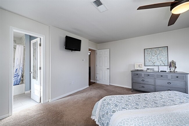 Building Photo - 2504 Burnett Dr