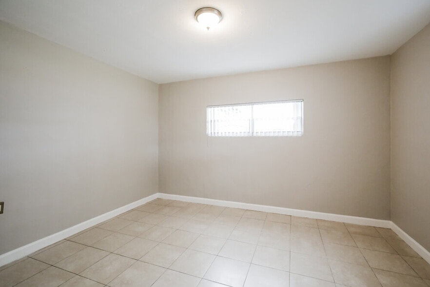 Building Photo - 141 NW 76th Terrace