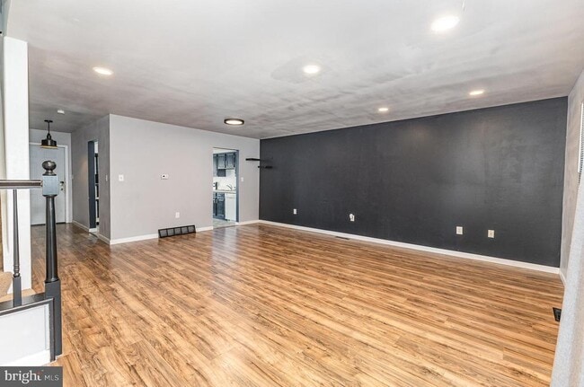 Building Photo - 145 Lincoln Ave