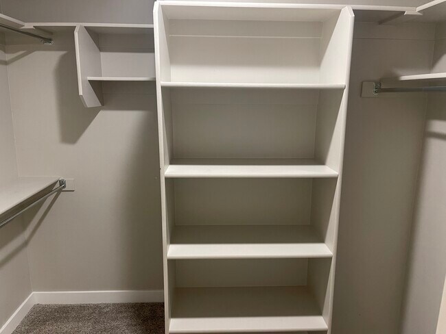 Building Photo - 1138 1740 W