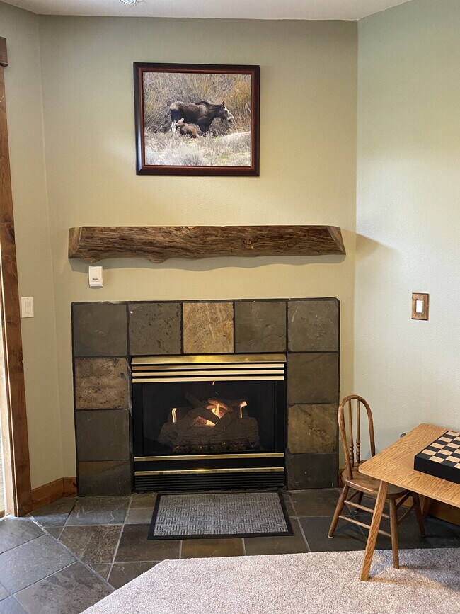 Building Photo - "Spacious 4-Bedroom Retreat with 3 Full Ba...