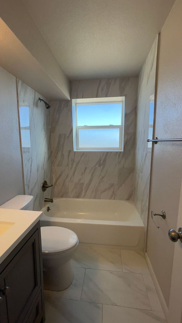 Building Photo - 1137 Cree Dr
