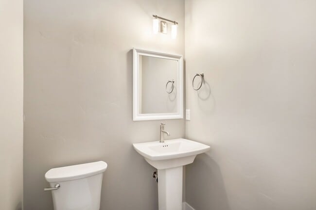 Building Photo - Brand New 3 Bed Townhome - Half Month Rent Credit!