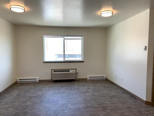 Building Photo - 810 Gibbon St