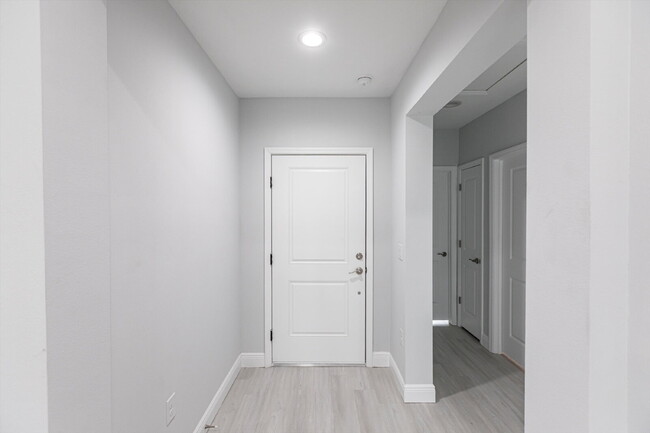 Building Photo - BRAND NEW Construction, 3 bed / 2 bath Ren...