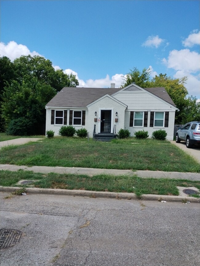 Primary Photo - 2188 Piedmont Ave