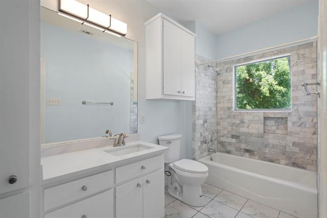 Building Photo - 8907 Club Creek Cir
