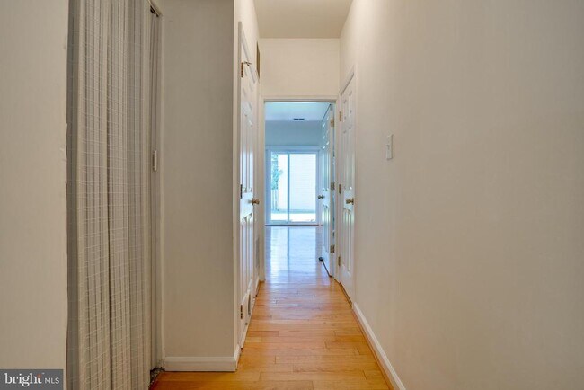 Building Photo - 6155 Early Autumn Dr