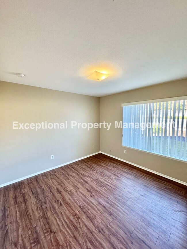 Building Photo - Ready to move in 4 bedroom 2 bath home!