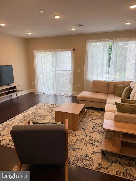 Building Photo - 1651 E Eyre St