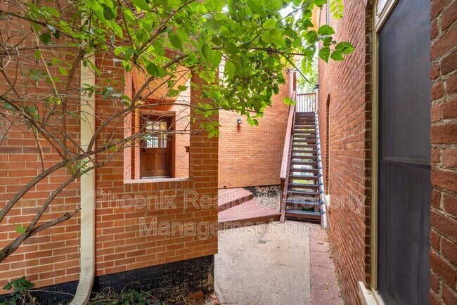 Building Photo - 1237 Elder Ave