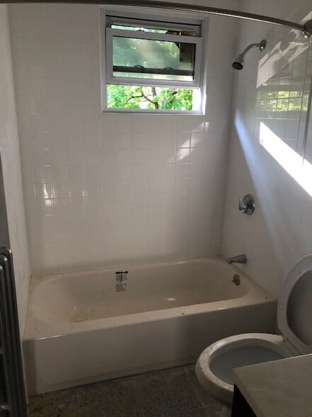 Building Photo - 12 Logan St