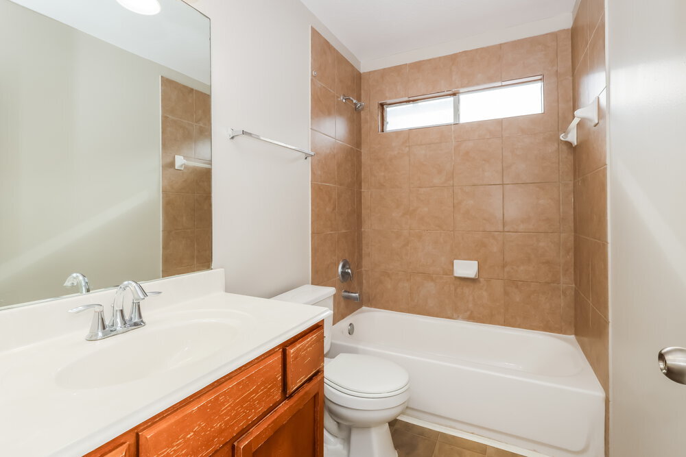 Building Photo - 4018 Falvel Shadow Creek Dr