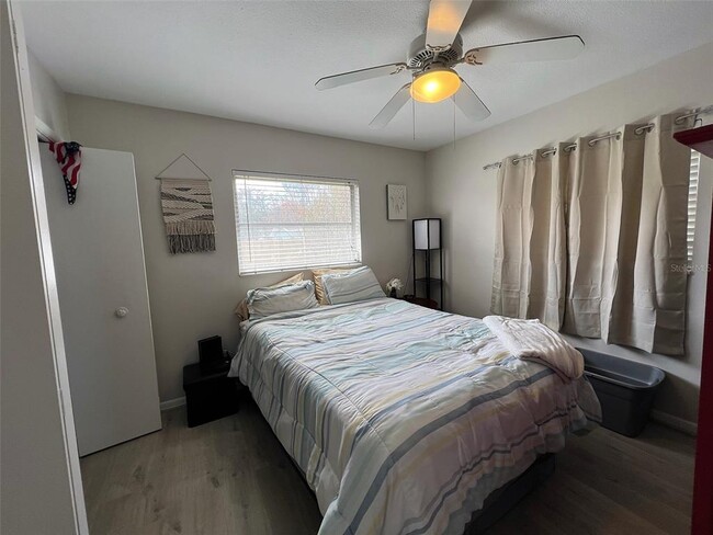 Building Photo - 1595 Idle Dr NE