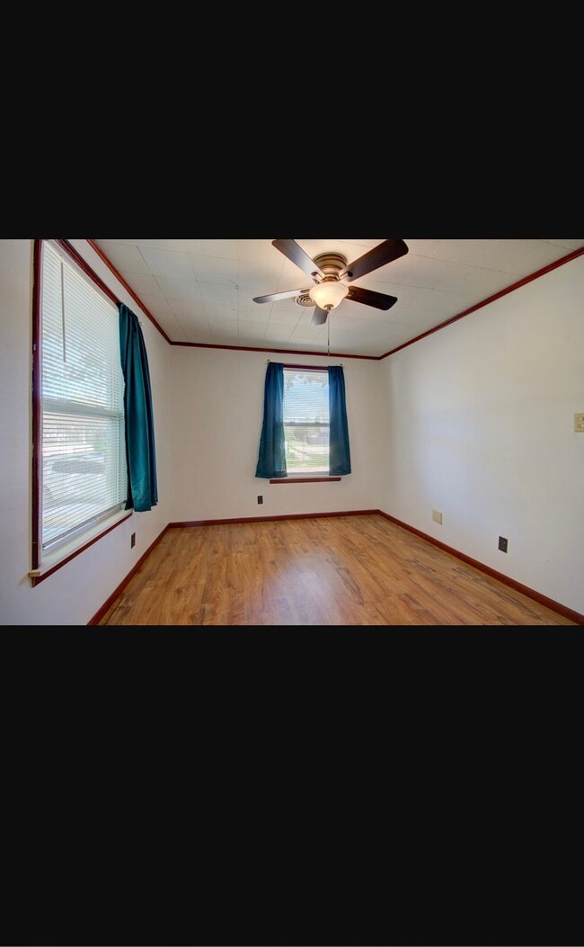 Building Photo - 1112 N Joliet St