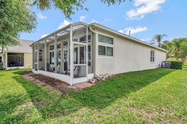 Building Photo - 2500 Castle Pines St