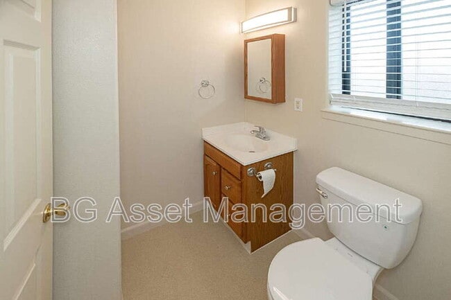 Building Photo - 14349 San Pablo Ave