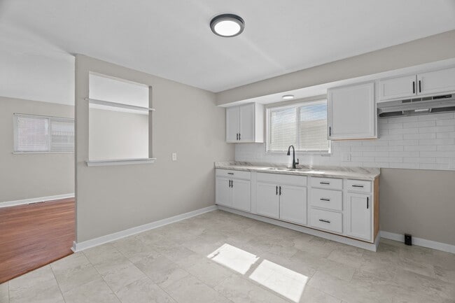 Building Photo - Charming 3-Bedroom, 1.5-Bath Single-Family Home