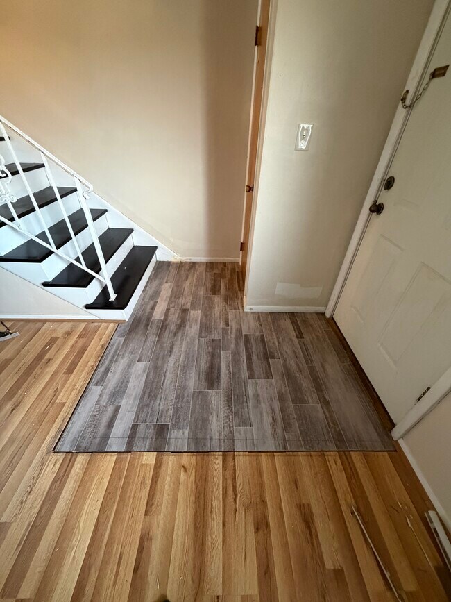 front end and sitting room - 1234 Cliffside St