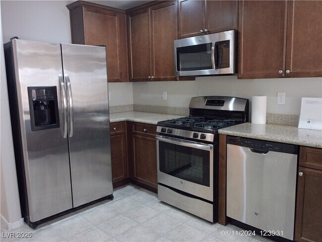 Building Photo - 8643 Rowland Bluff Ave