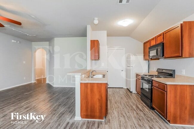 Building Photo - 7905 Big Oak Dr