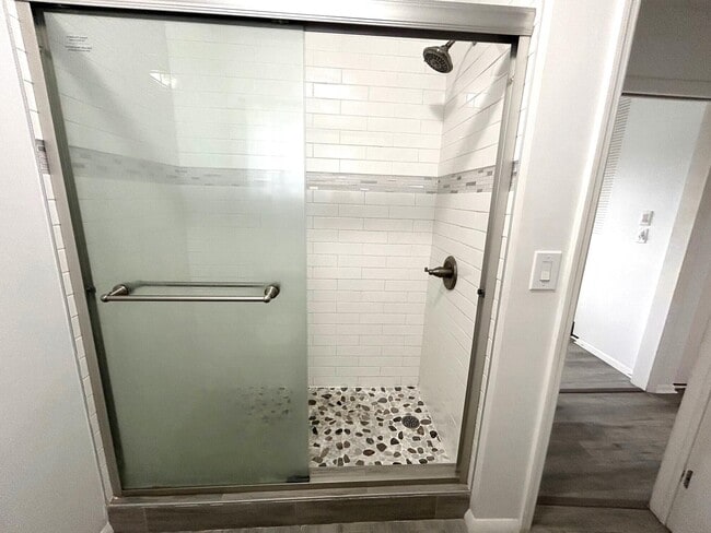 Building Photo - 2723 Dudley Dr W