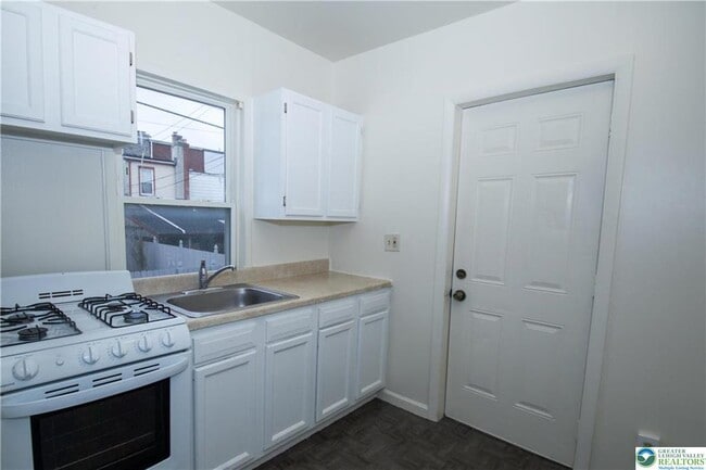 Building Photo - 455 W Whitehall St