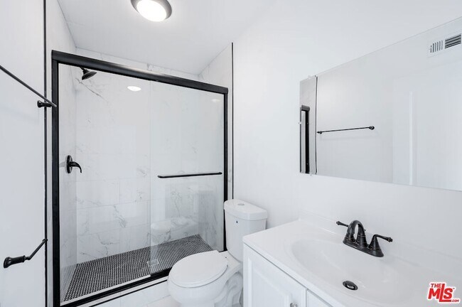 Building Photo - 7306 Independence Ave