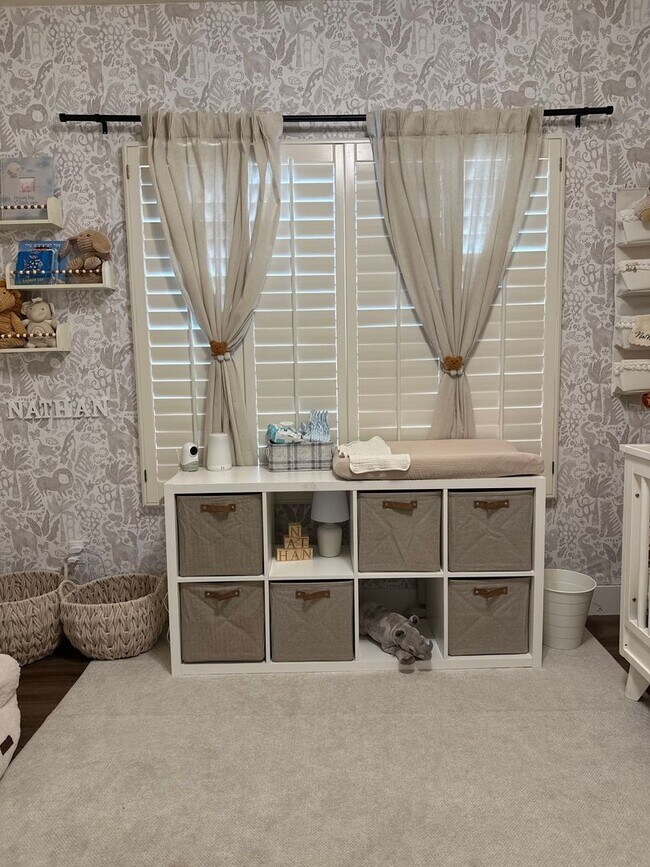 Building Photo - Stunning Fully Remodeled Luxury Home in Peccole Ranch