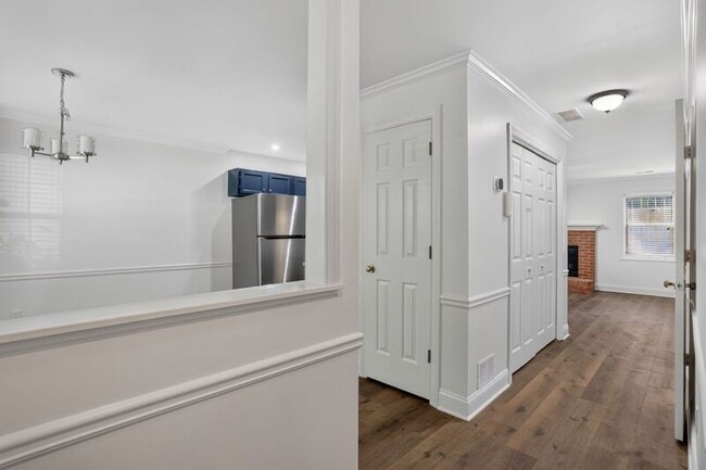 Building Photo - 1055 Westfield Trace