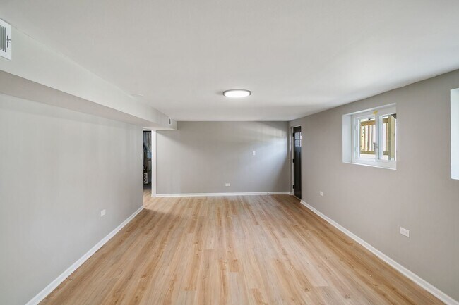 Building Photo - 118 Windsor Ln