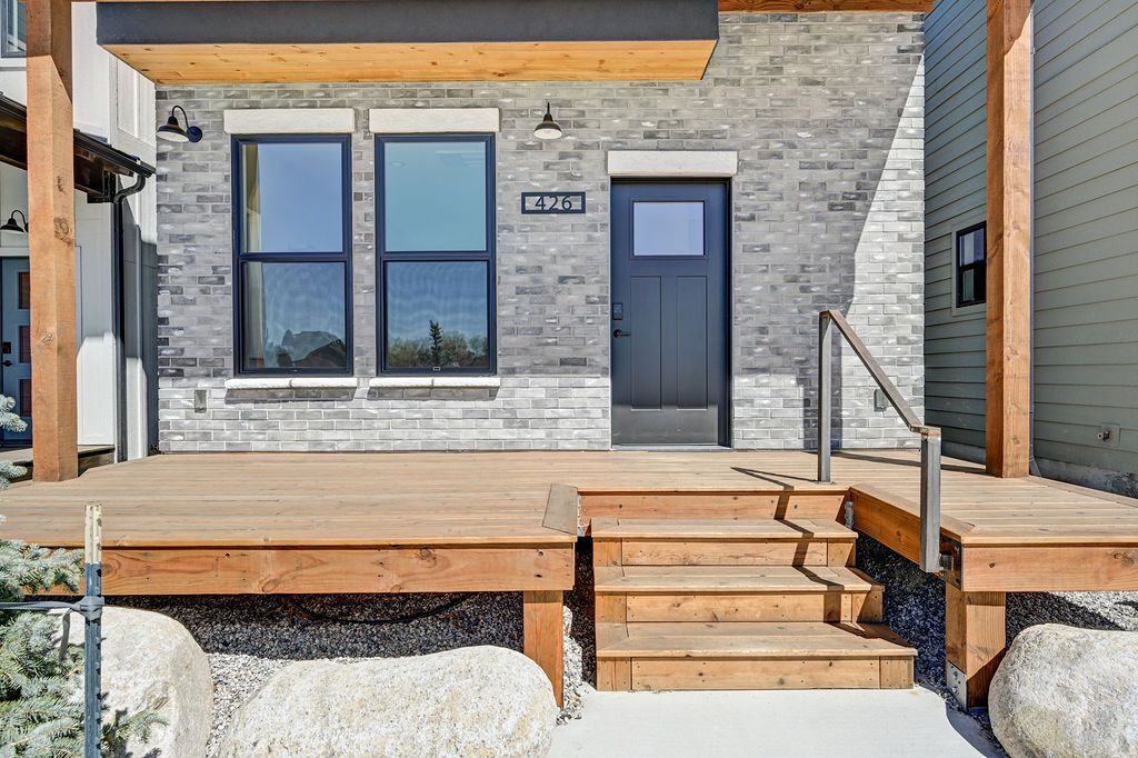 Building Photo - 426 Pinon St