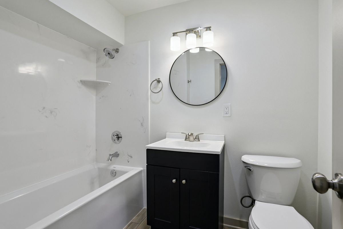 Building Photo - 720 Spain St