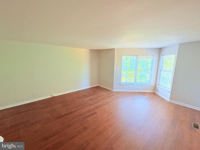 Building Photo - 45474 Oak Trail Square