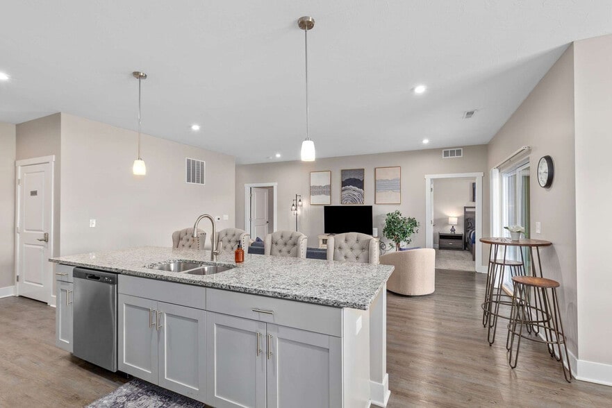 Building Photo - 5898 Grenache Ave