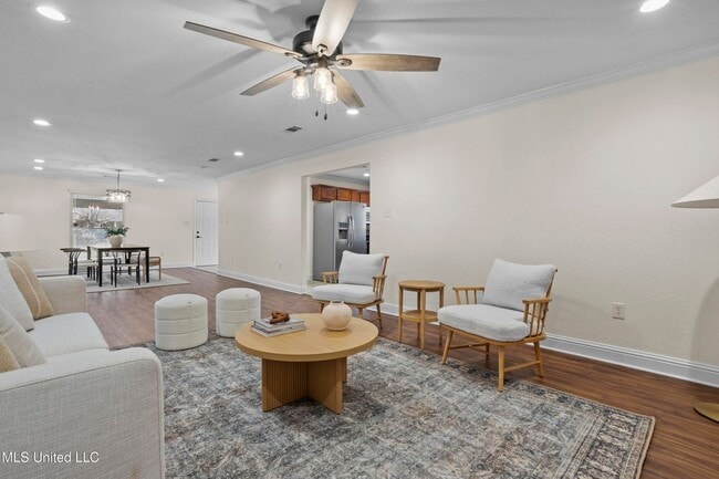 Building Photo - Beautifully Remodeled Home in Historic Gulf Hills, Golf Course Community!