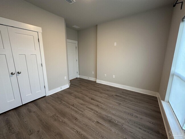 Building Photo - 10984 Coues Dr