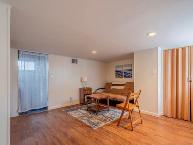 Building Photo - 817 Drummond Ave