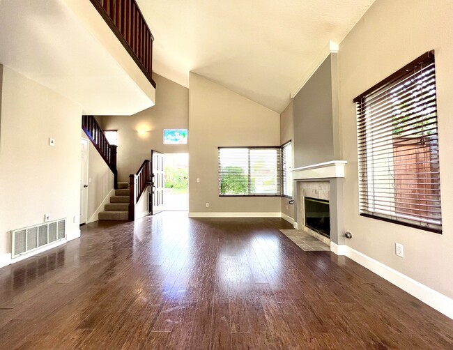 Building Photo - 28556 Rancho-Laguna