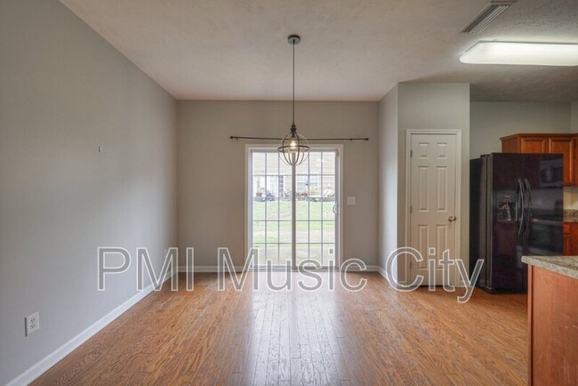 Building Photo - 1068 Ashmore Dr