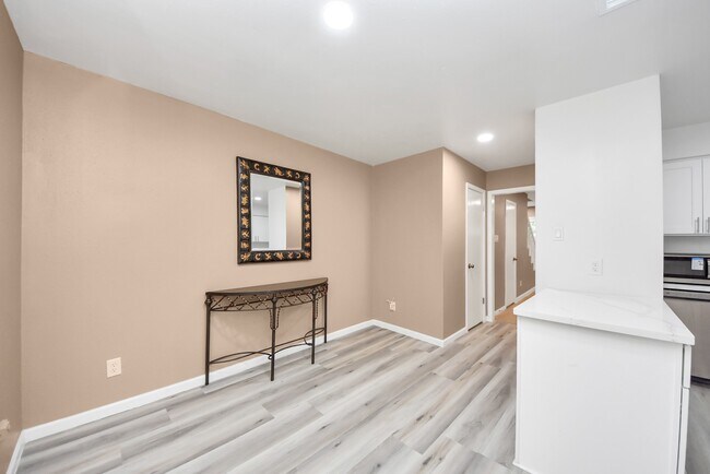 Building Photo - 6710 Biggs Ct