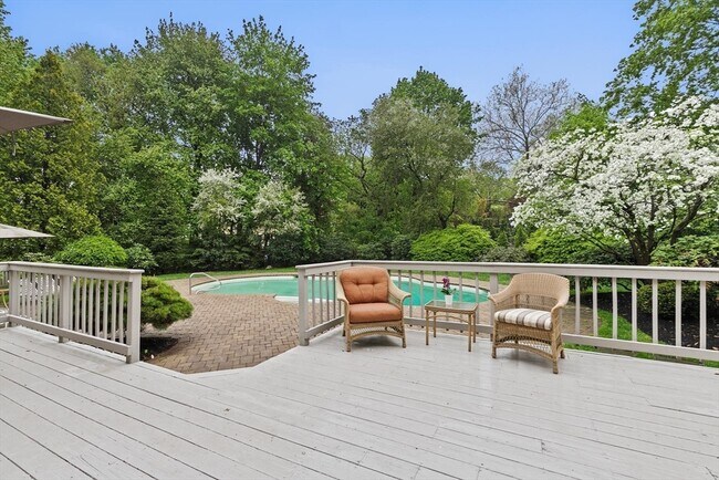 Building Photo - 25 Laurus Ln