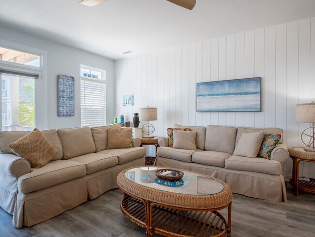 Building Photo - Wright Place Wright Time @ 809 Carolina Beach Ave N #2