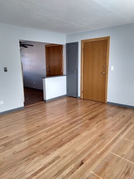 Building Photo - 9459 Maple Dr