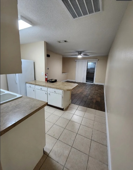 Building Photo - 4780 Pontchartrain Dr