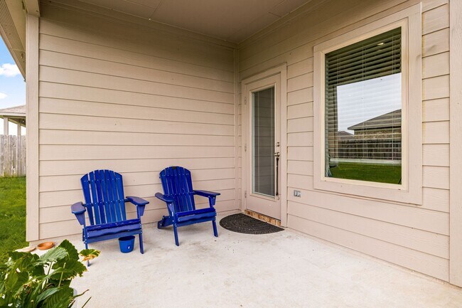Building Photo - 5326 Shady Olive St