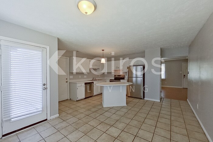 Building Photo - 5312 Blanchette St