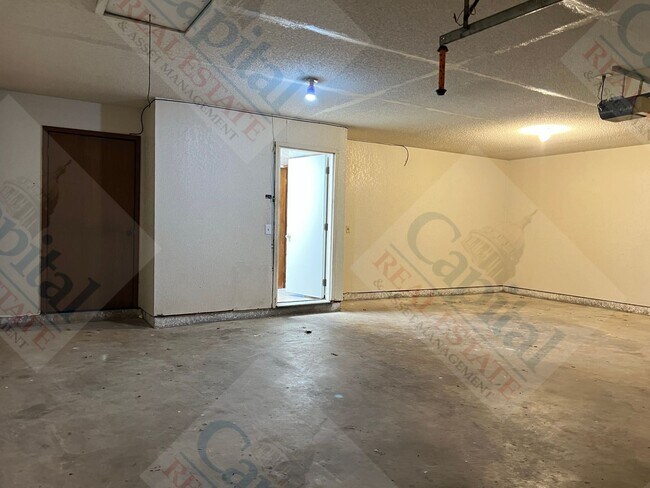 Building Photo - 6717 W Britton Rd