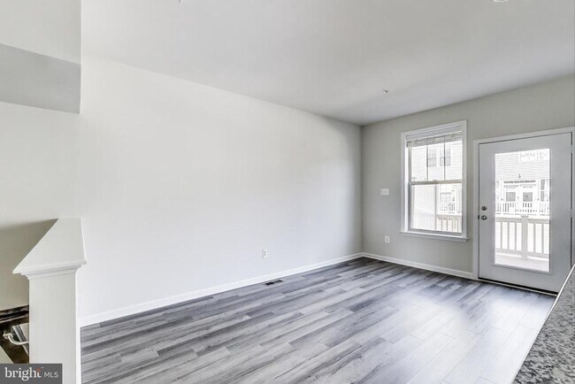 Building Photo - 1821 Jameson Dr